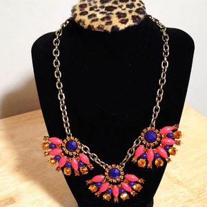 Women's statement necklace